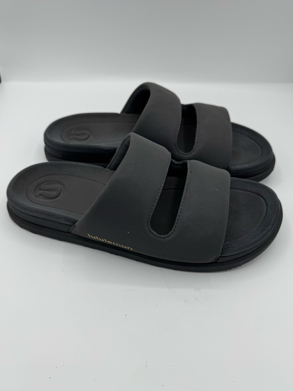 Lululemon Women's Restfeel Sandal double strap black size 9 comfort travel gym